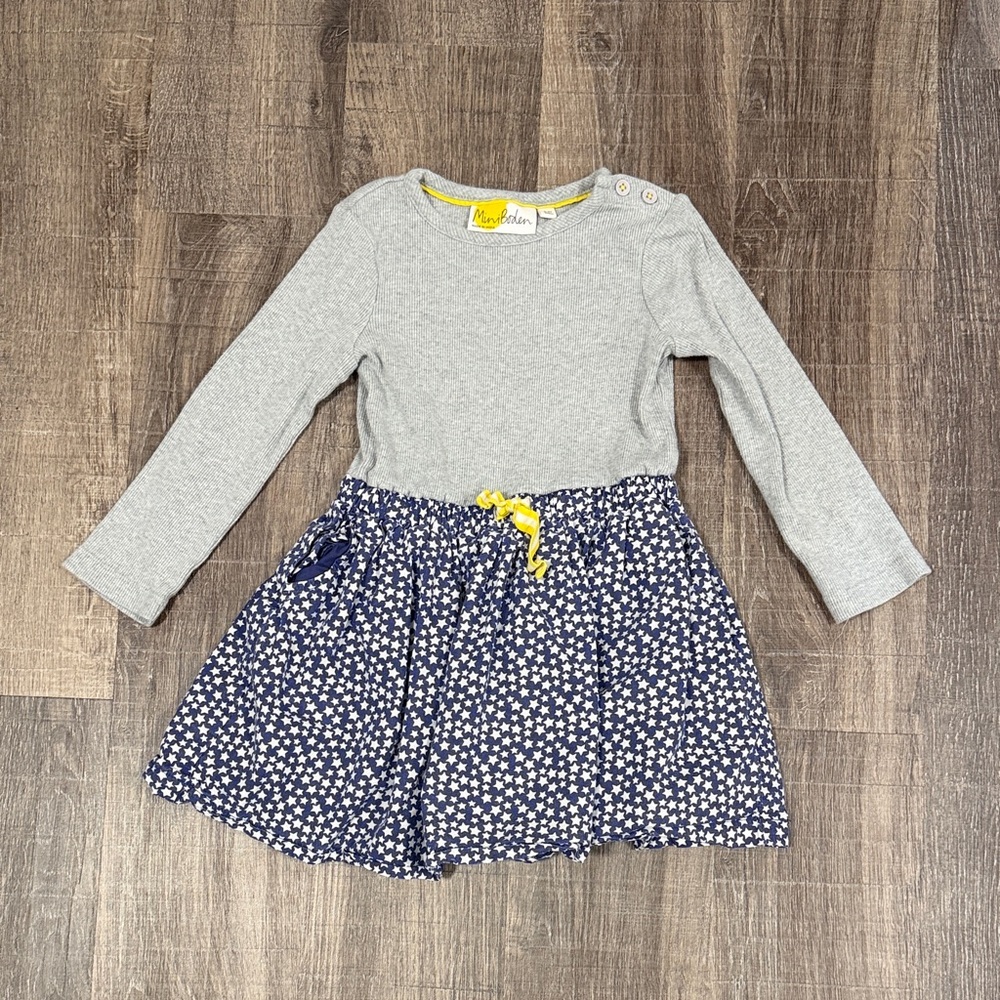 Mini Boden Gray Ribbed star dress  with Yellow Trim